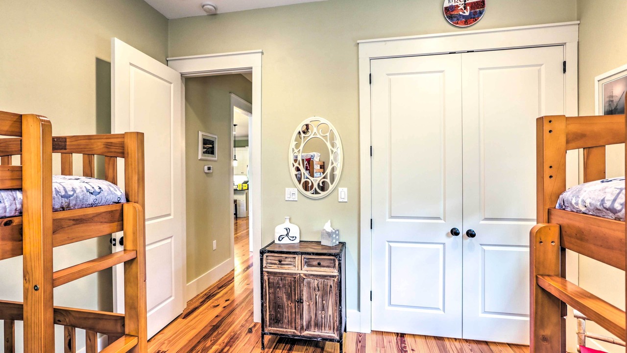 Photo of Bedroom in Panacea