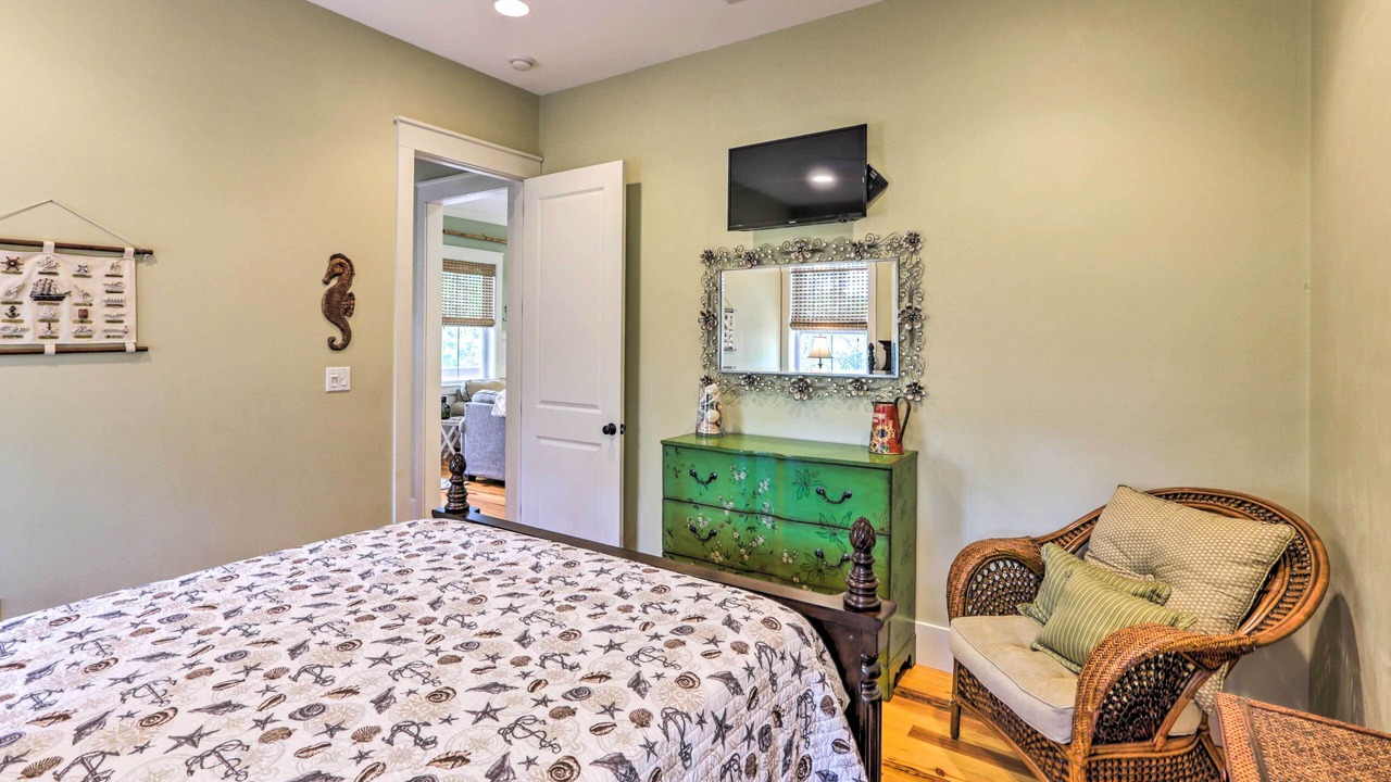 Photo of Bedroom in Panacea