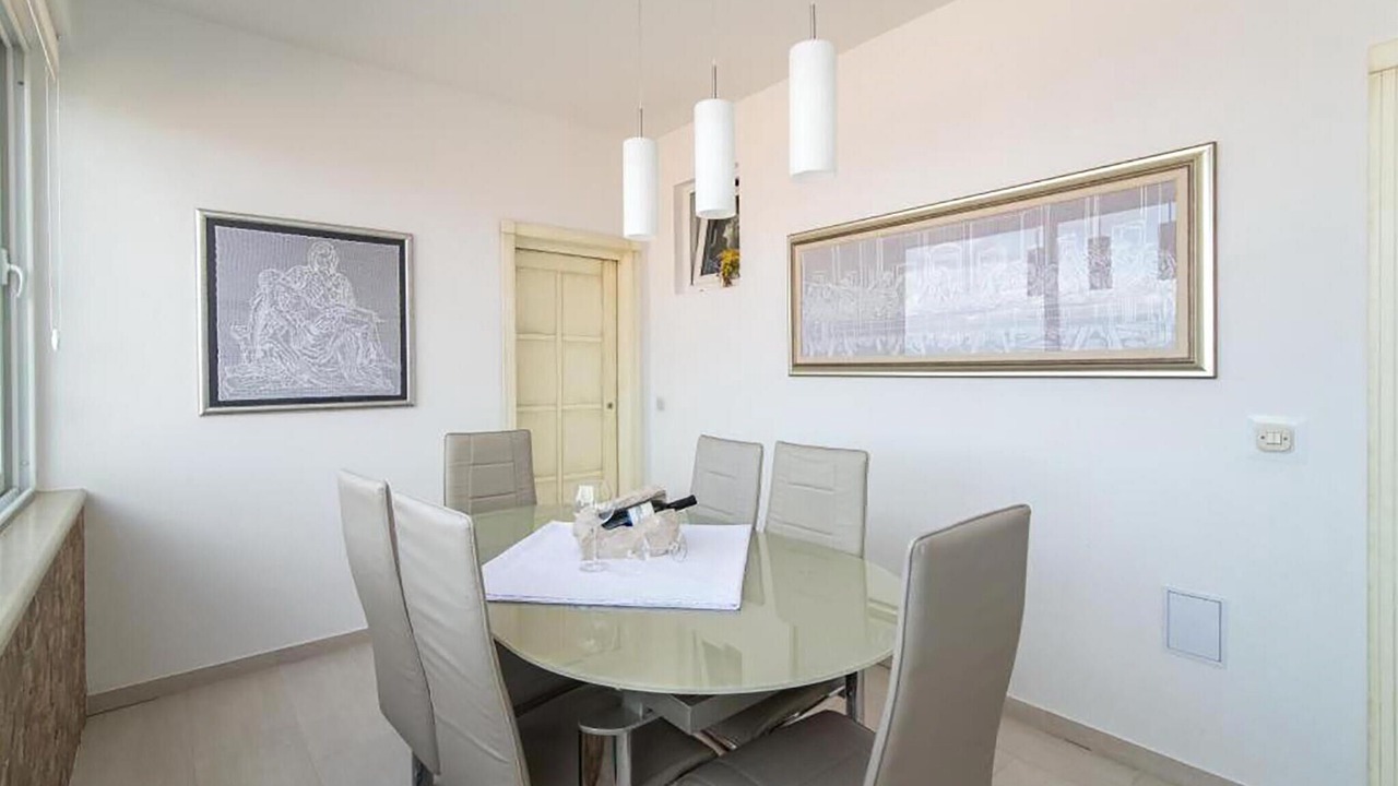 Photo of Bedroom in Sutivan