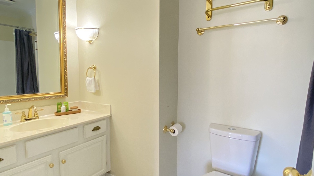 Photo of Bathroom in Yorktown