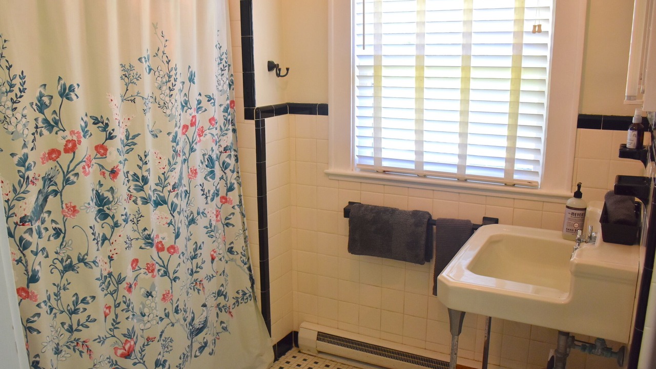 Photo of Bathroom in Grimstead