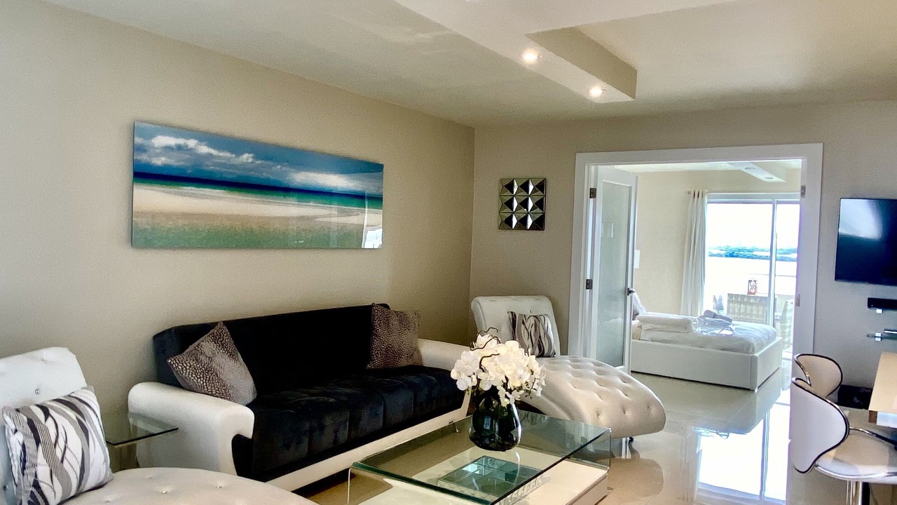 Photo of Livingroom in North Bay Village