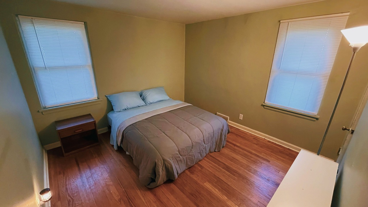 Photo of Bedroom in Roseland