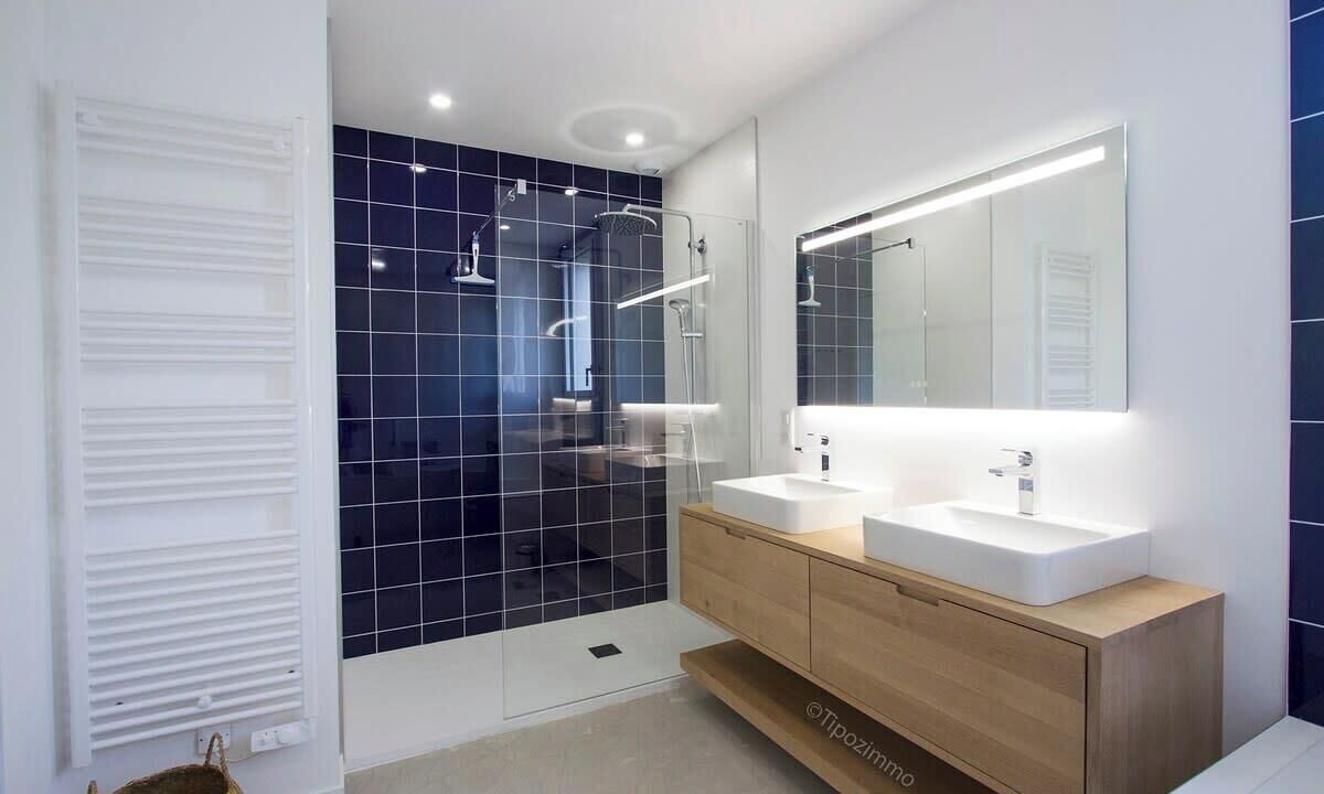Photo of Bathroom in Plovan