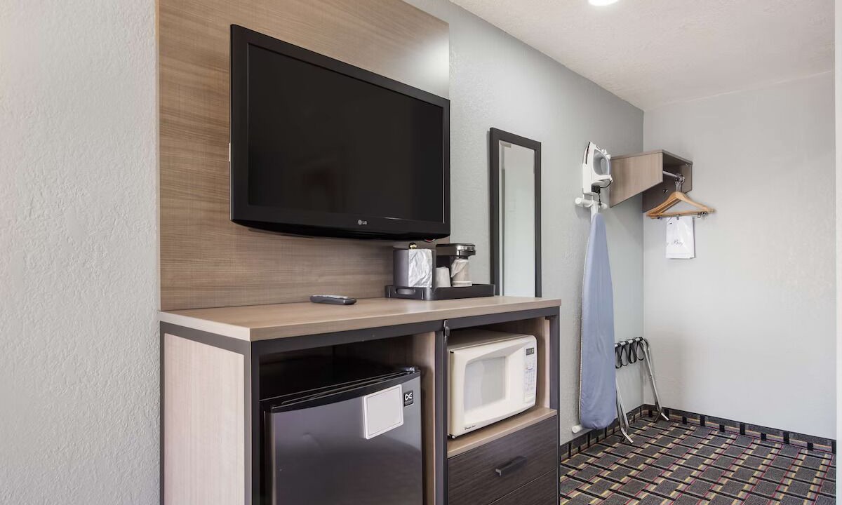 Photo of Bedroom in Salem