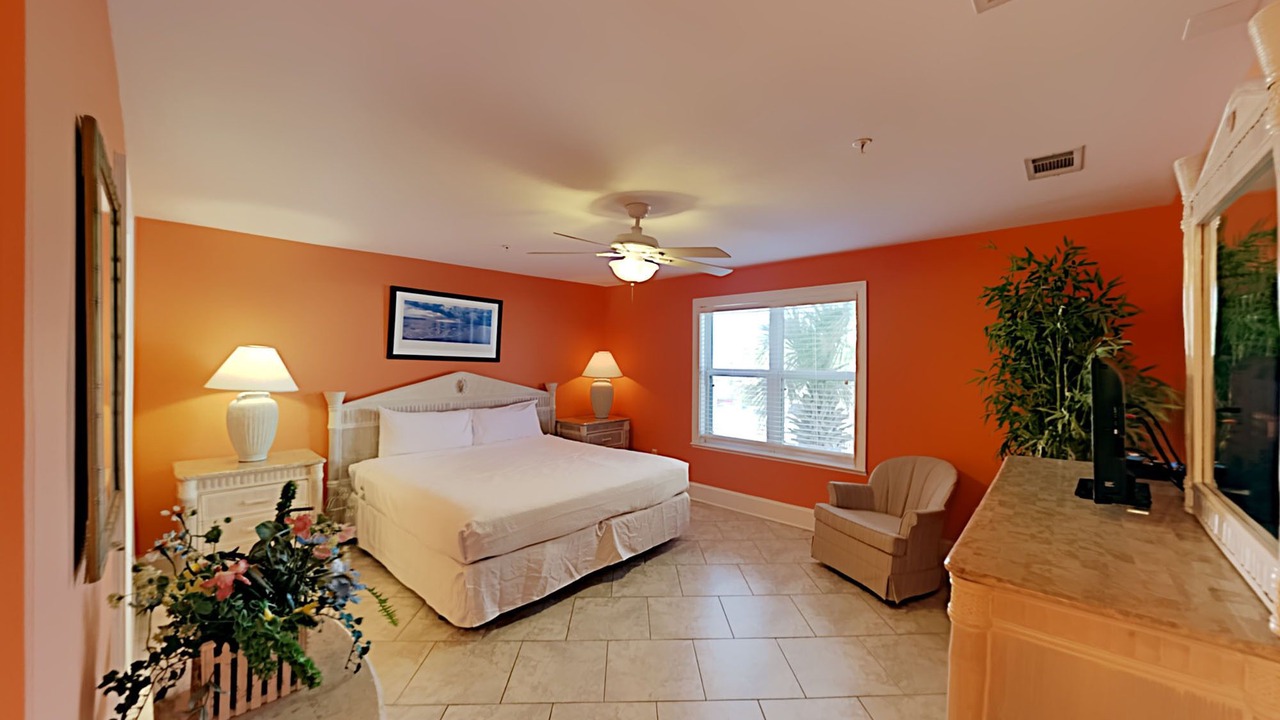 Photo of Bedroom in Crystal Beach