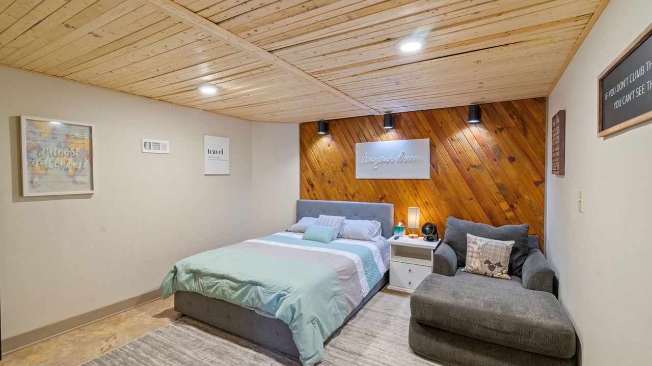 Photo of Bedroom in Hadley