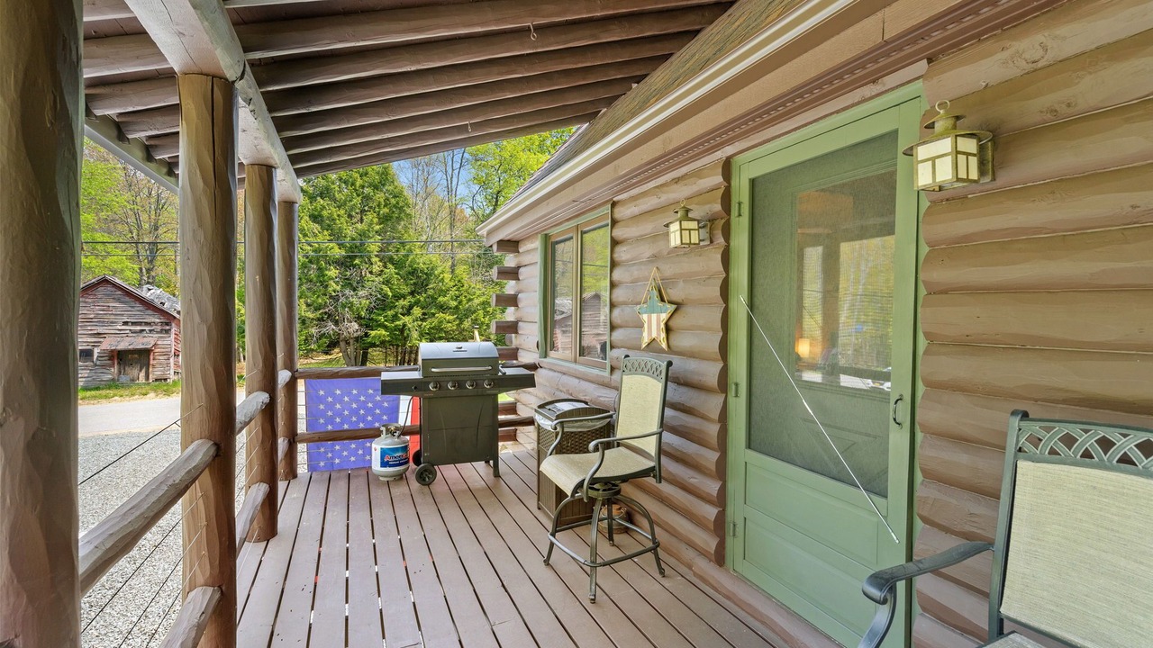 Photo of Patio Balcony in Hadley