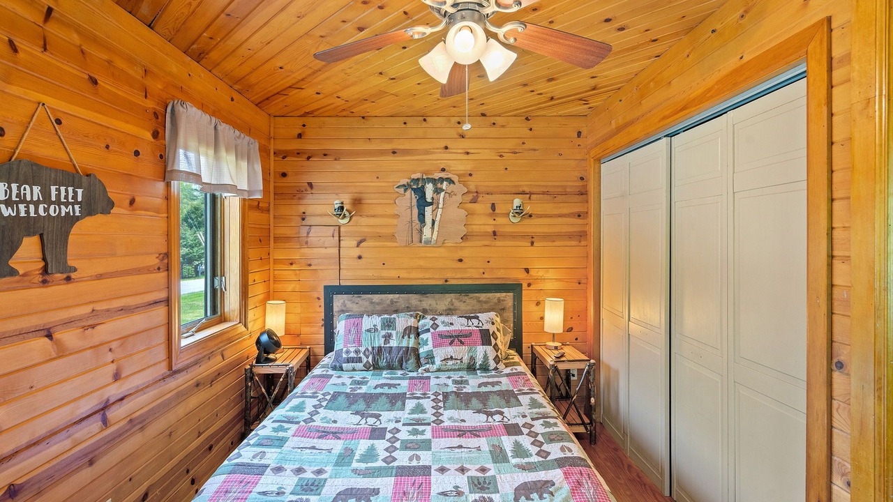 Photo of Bedroom in Hadley
