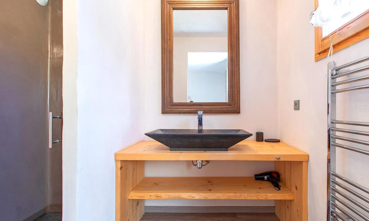 Photo of Bathroom in Nancroit