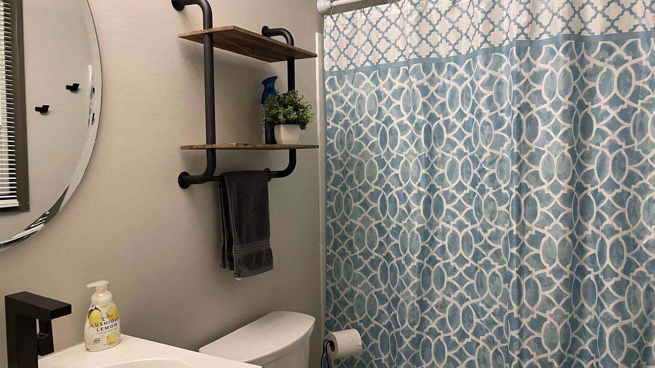 Photo of Bathroom in Haysi