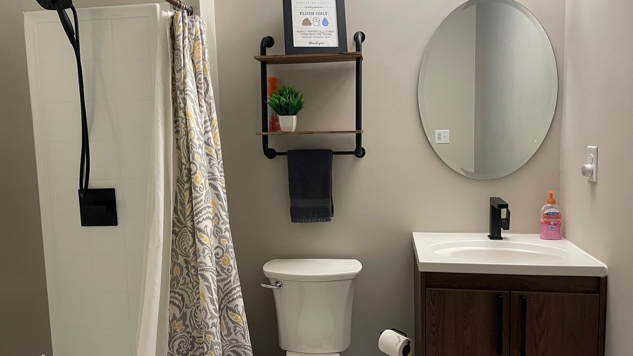 Photo of Bathroom in Haysi