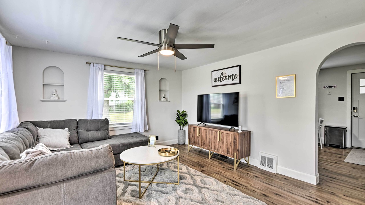 Photo of Livingroom in Orchard Park