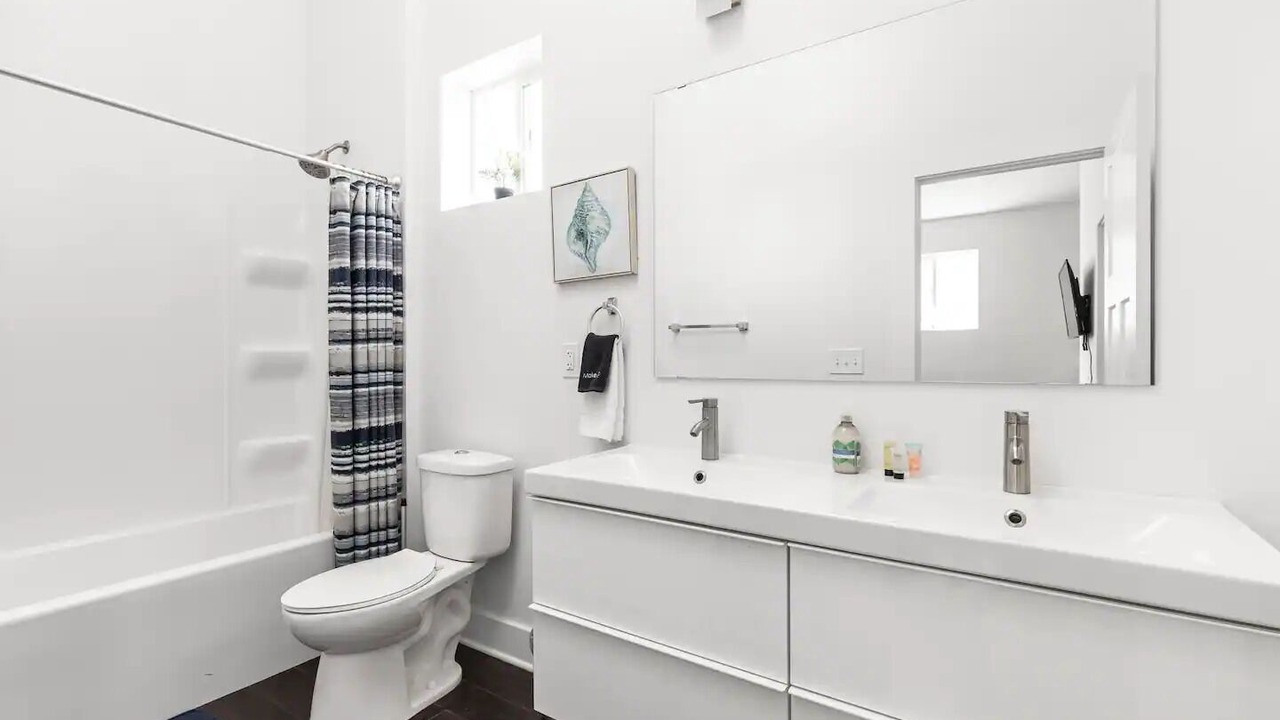 Photo of Bathroom in Fountain Square