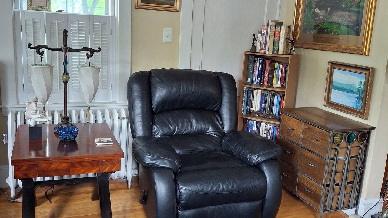 Photo of Livingroom in Readville