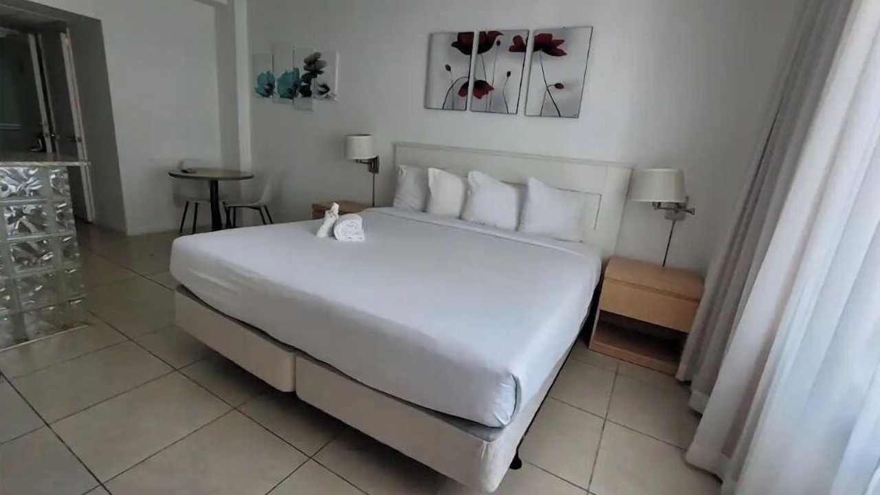 Photo of Bedroom in Mid Beach