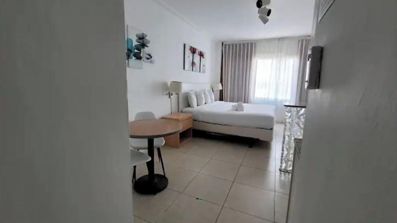 Photo of Bedroom in Mid Beach