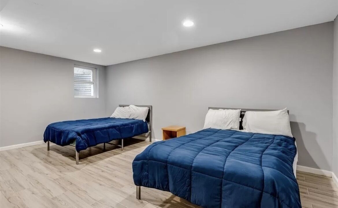 Photo of Bedroom in Fort Salonga
