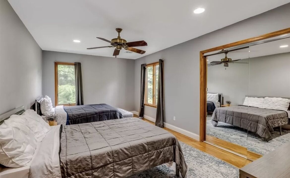 Photo of Bedroom in Fort Salonga