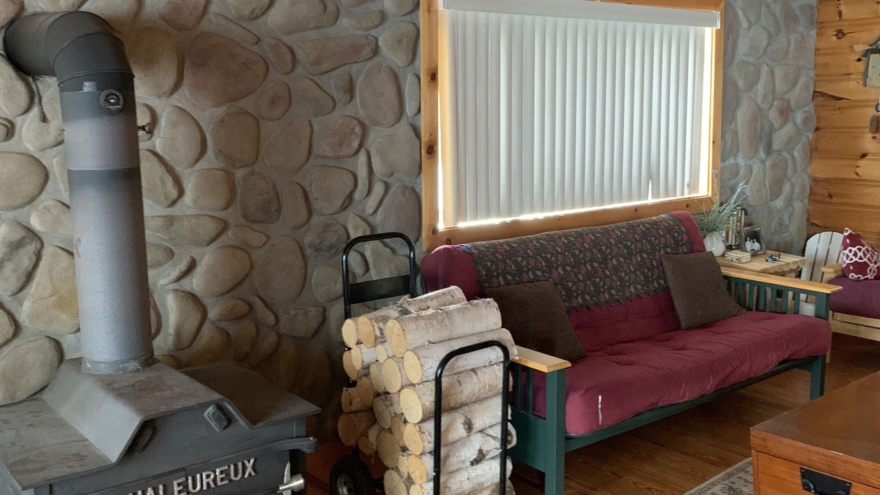 Photo of Livingroom in Ellenburg Depot
