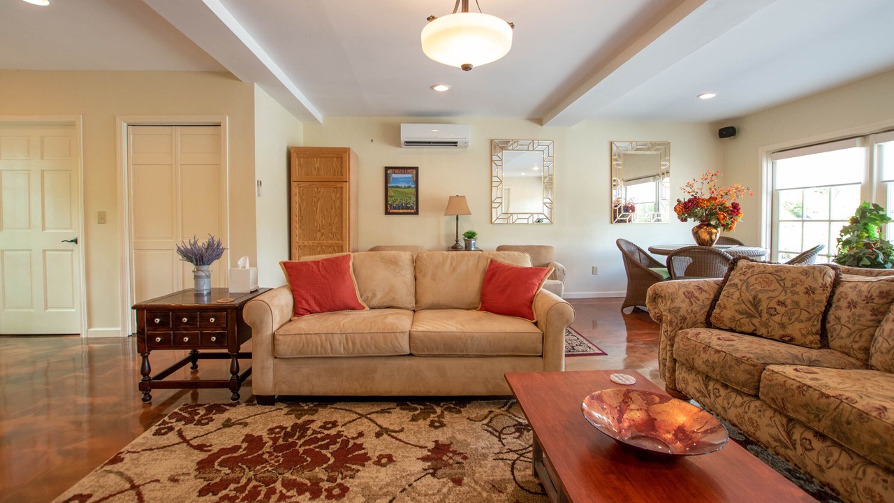 Photo of Livingroom in Town of Varick