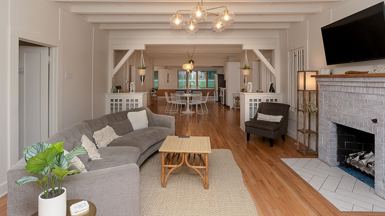 Photo of Livingroom in Michigan City