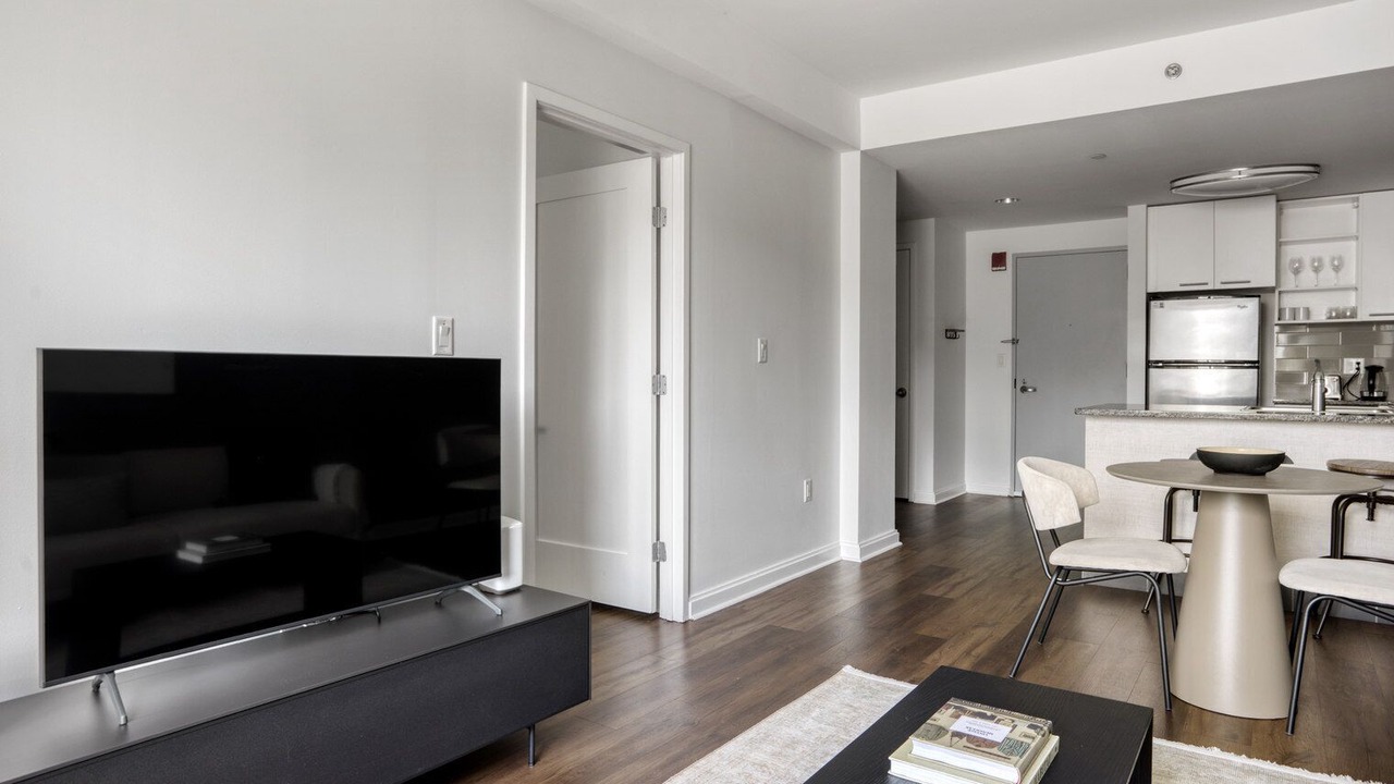 Photo of Livingroom in East Cambridge