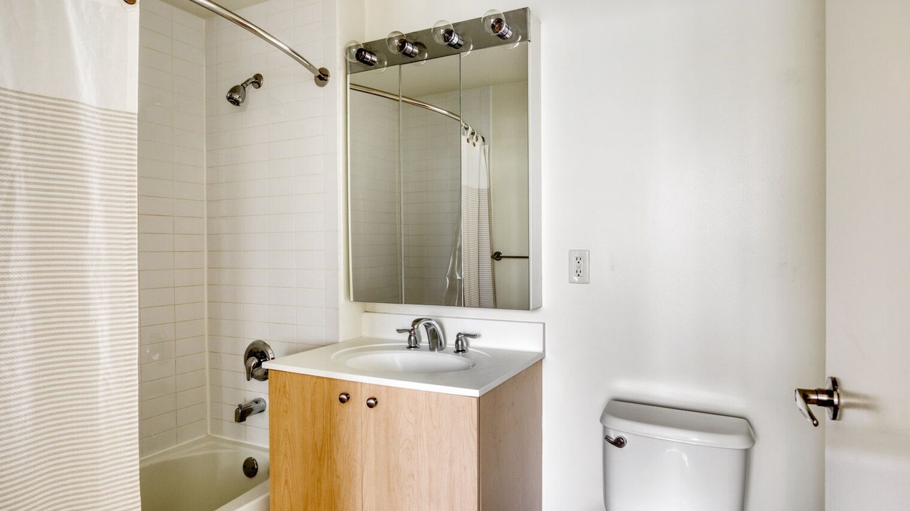 Photo of Bathroom in Hunters Point