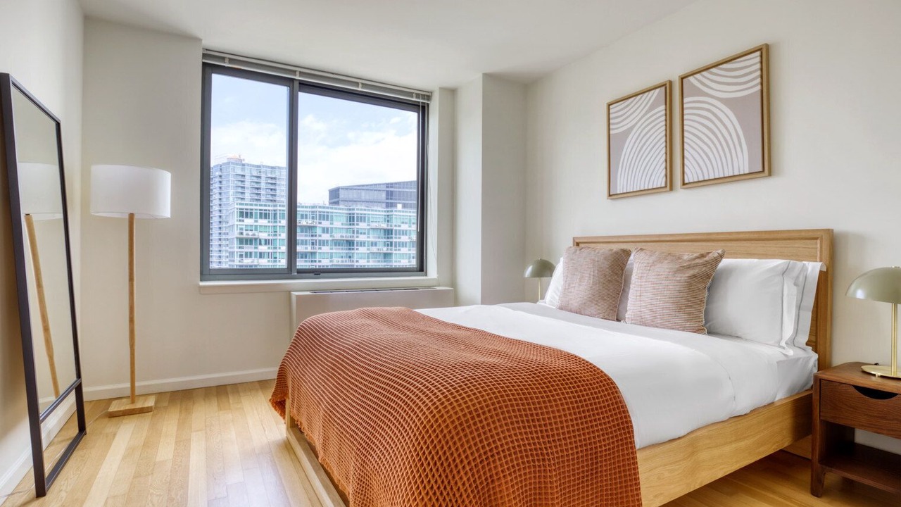Photo of Bedroom in Hunters Point