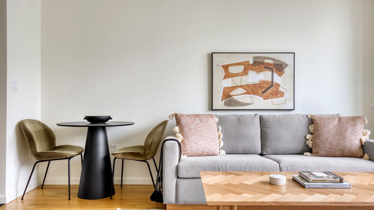 Photo of Livingroom in Hunters Point