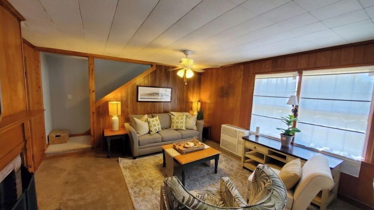 Photo of Livingroom in West Harwich