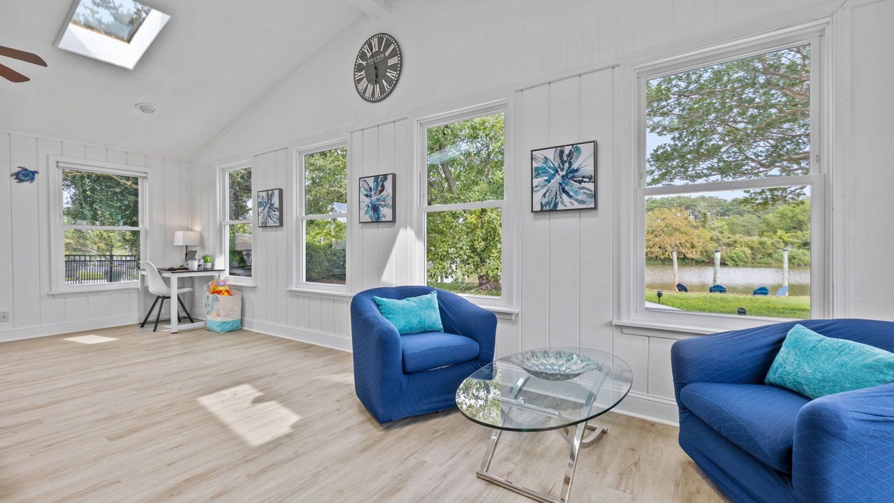 Photo of Livingroom in Fox Hill - Grandview