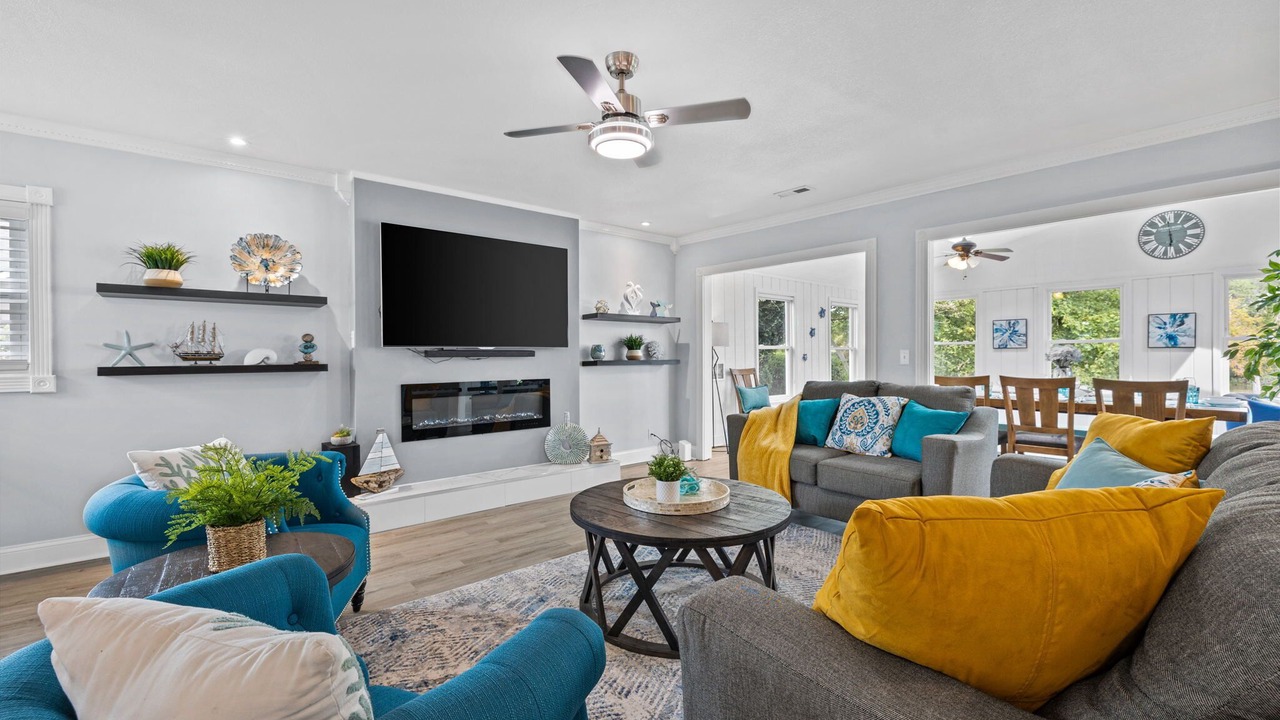 Photo of Livingroom in Fox Hill - Grandview