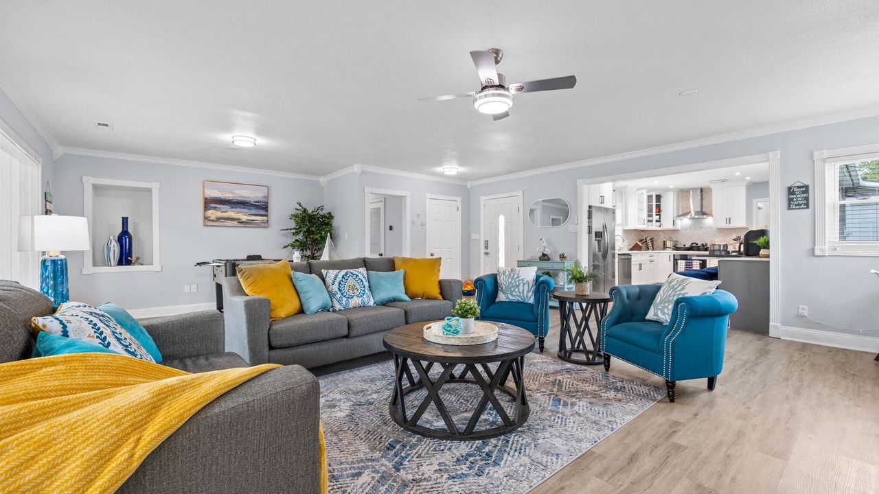 Photo of Livingroom in Fox Hill - Grandview