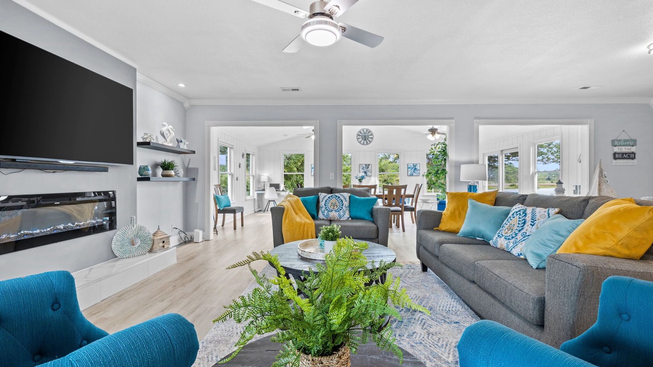 Photo of Livingroom in Fox Hill - Grandview