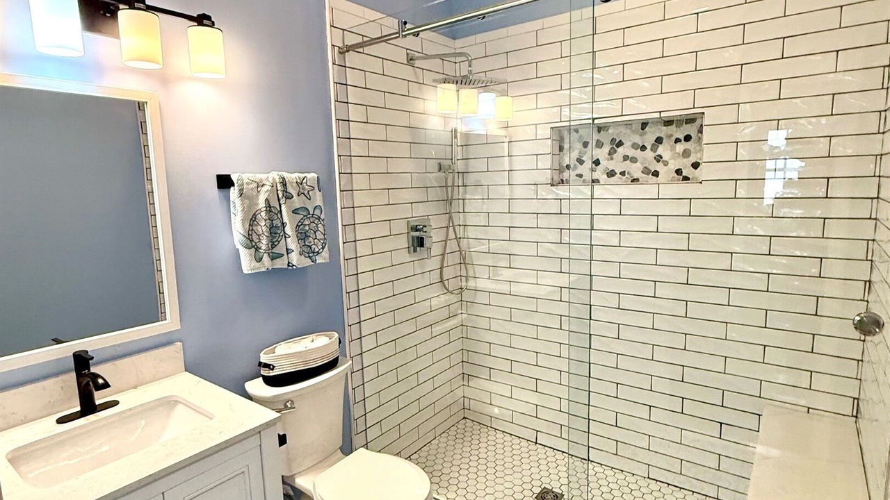 Photo of Bathroom in Laguna Shores
