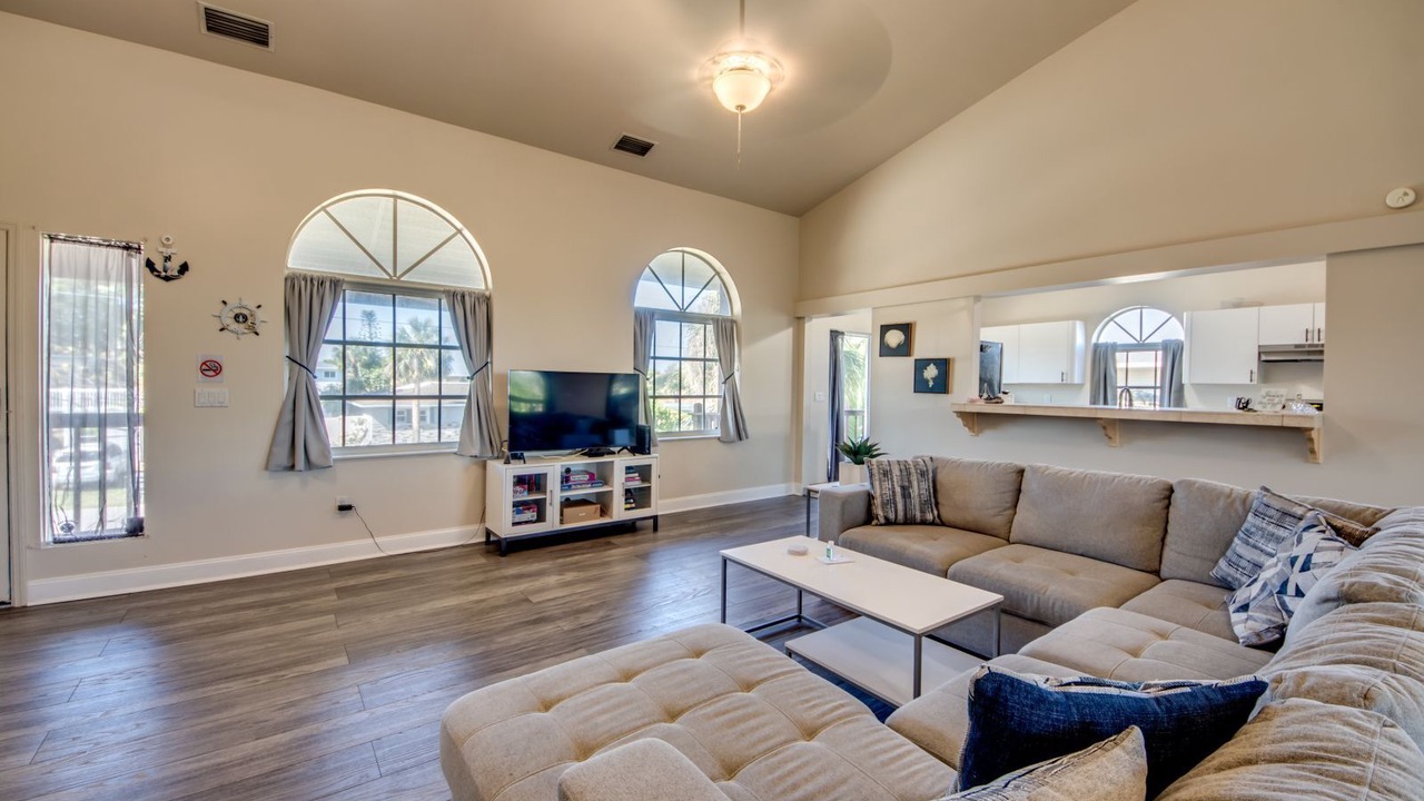 Photo of Livingroom in Laguna Shores