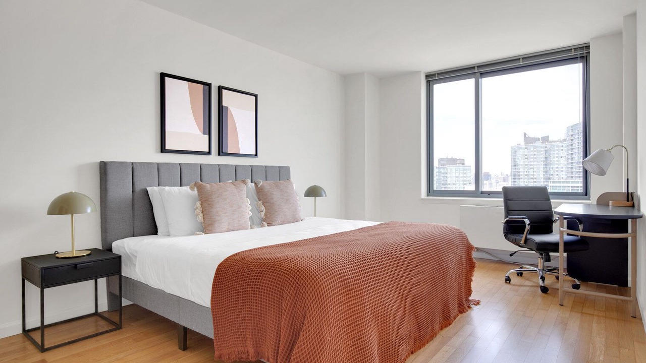 Photo of Bedroom in Hunters Point