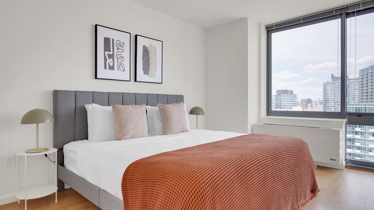 Photo of Bedroom in Hunters Point
