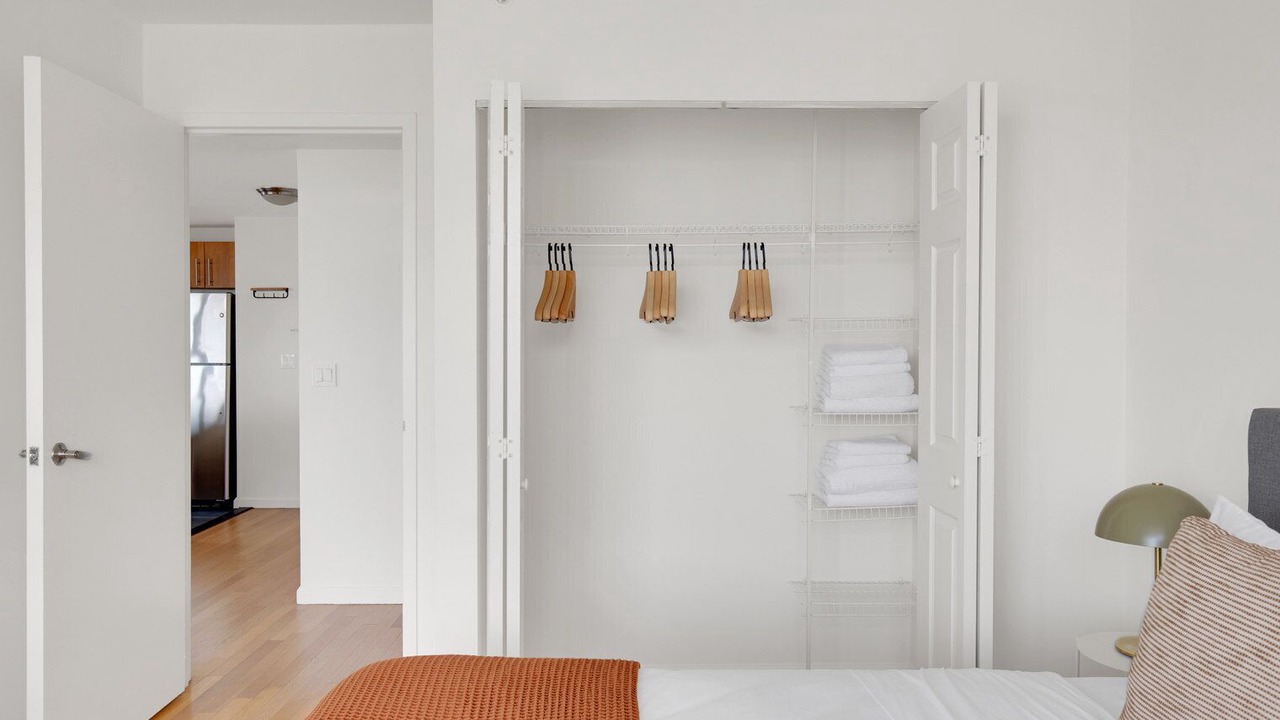 Photo of Bedroom in Hunters Point