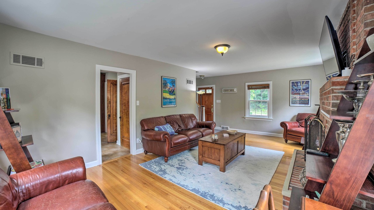 Photo of Livingroom in Miller Beach