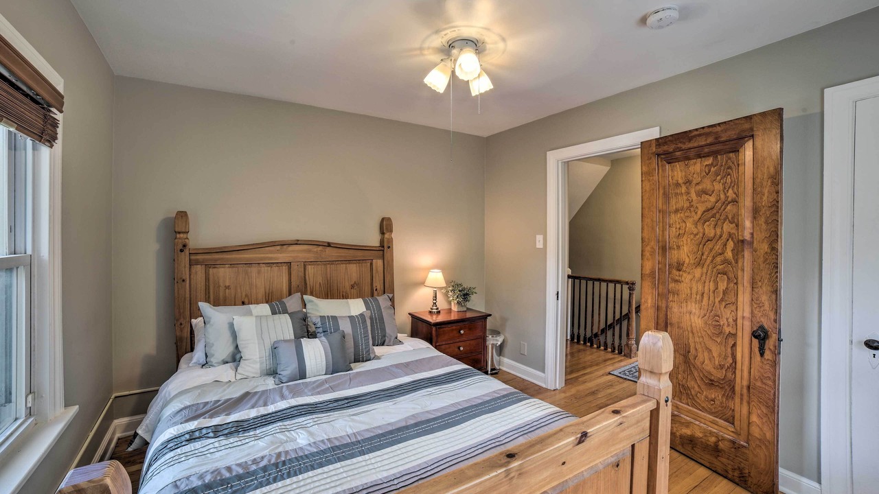 Photo of Bedroom in Miller Beach