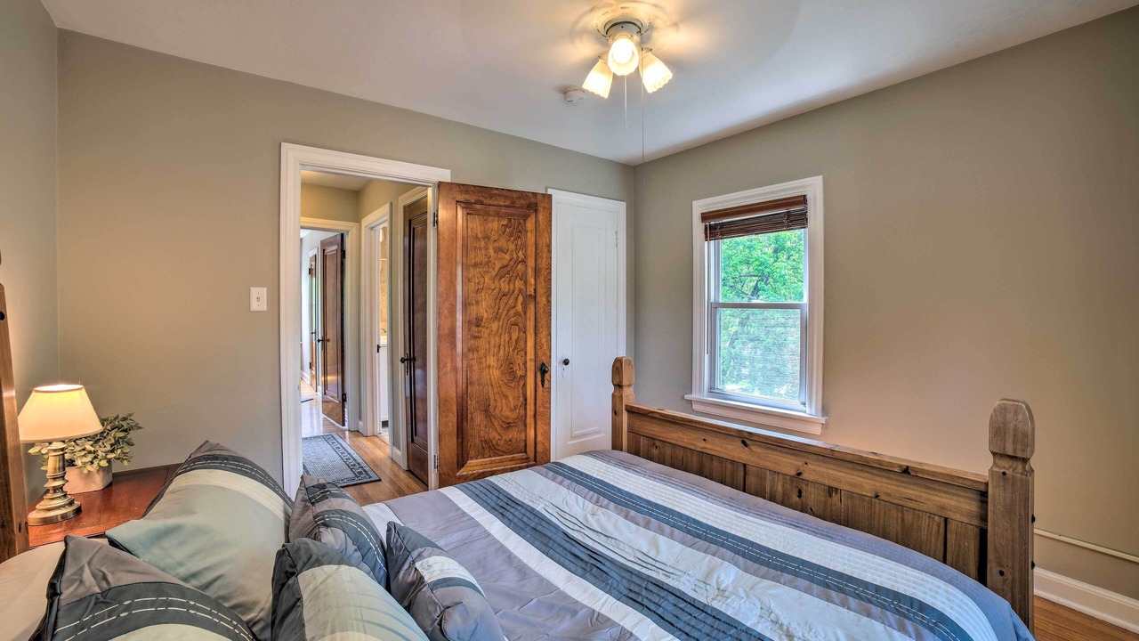 Photo of Bedroom in Miller Beach