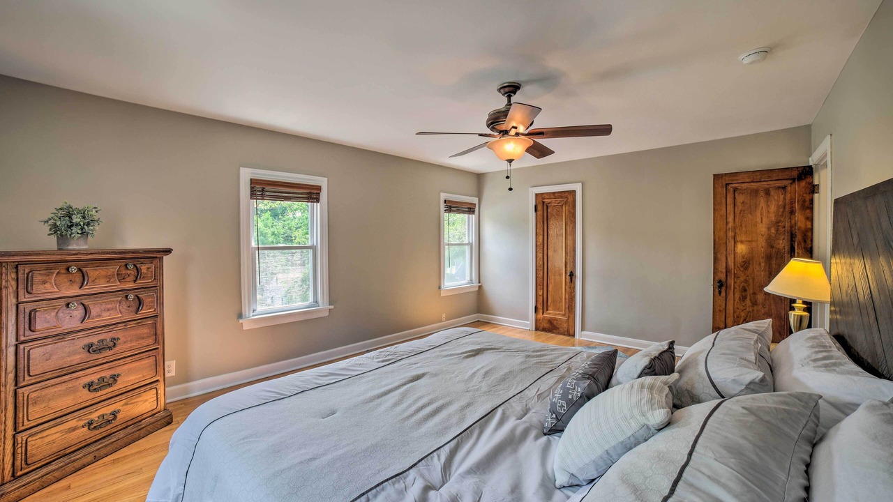 Photo of Bedroom in Miller Beach