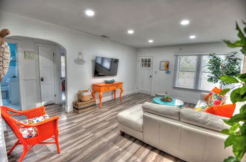 Photo of Livingroom in South Middle River