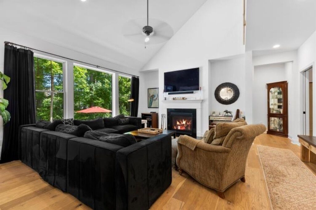 Photo of Livingroom in Saratoga Springs