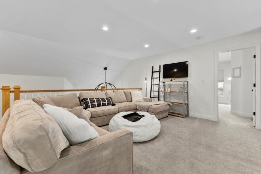 Photo of Livingroom in Saratoga Springs