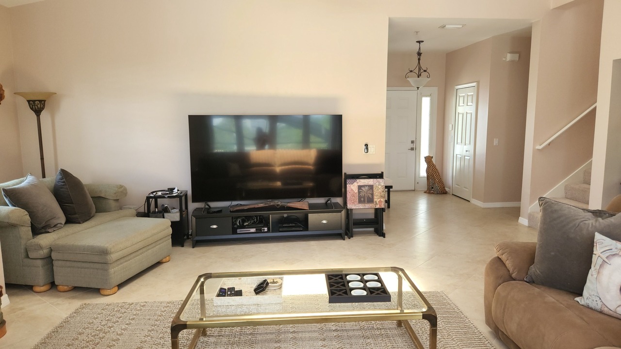 Photo of Livingroom in Laguna Shores