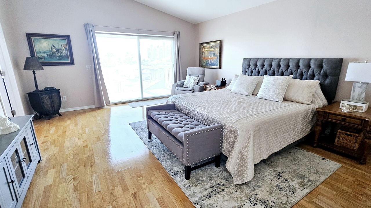 Photo of Bedroom in Laguna Shores