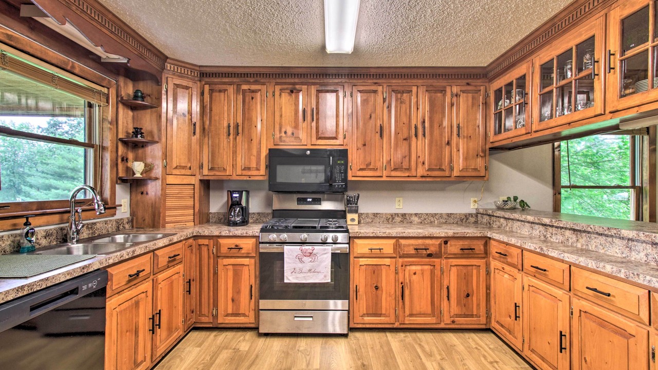 Photo of Kitchen in Weyers Cave
